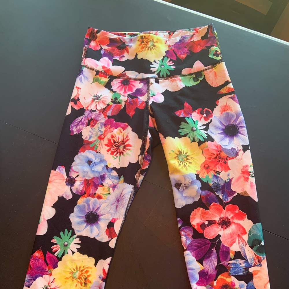 Multi-colored floral yoga cropped pants